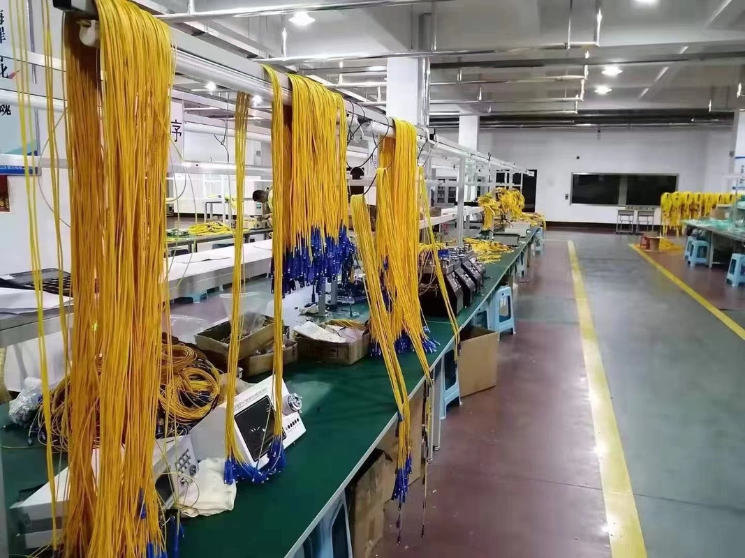 Tipos de relação de alta qualidade SC/LC do cabo de remendo de Direct Fiber Optic do fabricante, escala 1.5m-30m LSZH do comprimento