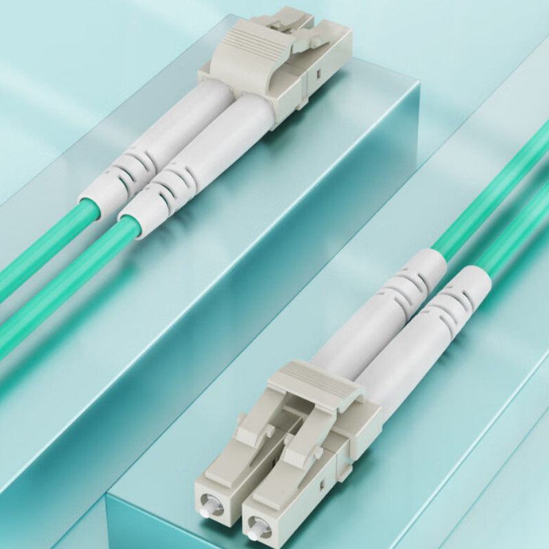PVC / LSZH / OFNP / OFNR / Plenum Fiber Optic Patch Cord para o melhor desempenho