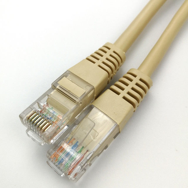 UTP Cat5e Rj45 ao amarelo do cabo do cabo de remendo dos ethernet da rede RJ45