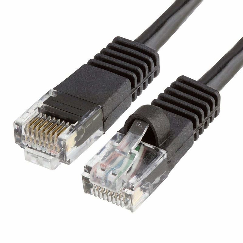 O cabo e os conectores do gato 5 de UTP da rede de cabo de Cat5 5e 6 remendam o cabo nos trabalhos em rede